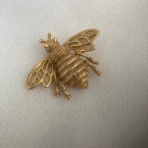 Goldtone Avon Bumble Bee Pin